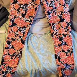 Tall and curvy Lularoe leggings